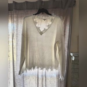 1XL Geegee destructed white sweater.